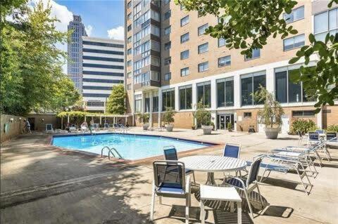 2B1B Modern Downtown Atl Condo W 1 Free Parking Lm1007 Атланта Екстериор снимка