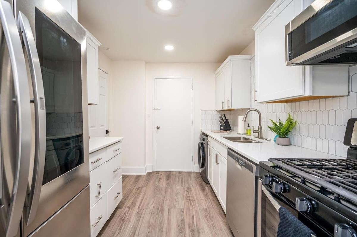 2B1B Modern Downtown Atl Condo W 1 Free Parking Lm1007 Атланта Екстериор снимка